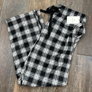 Aspen - 2/$50 - ‘Plaid – black &white’ lounge pants. Size: Large. NWT. Firm!